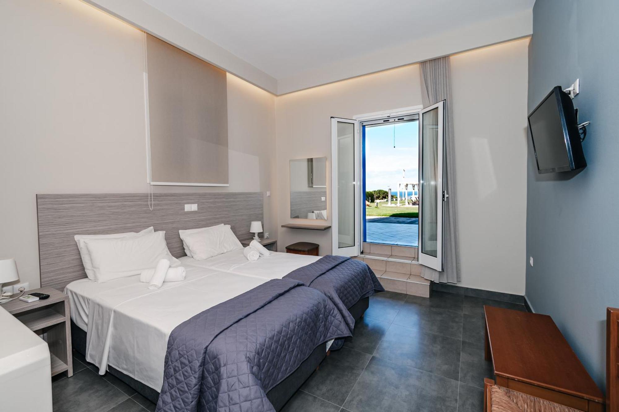 Mesogeios Hotel Marathopoli Luaran gambar