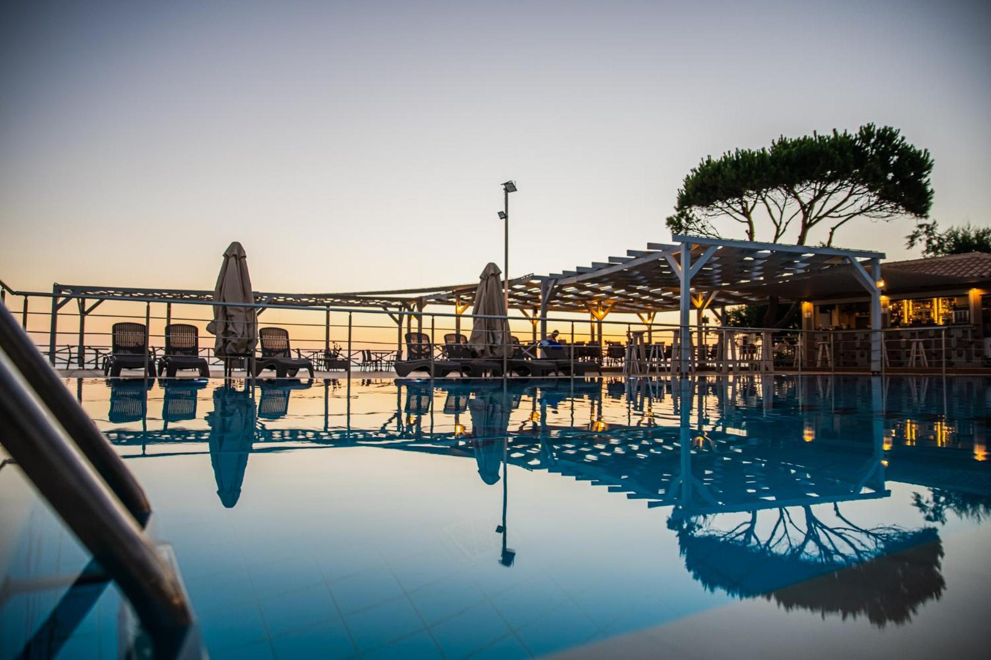 Mesogeios Hotel Marathopoli Luaran gambar